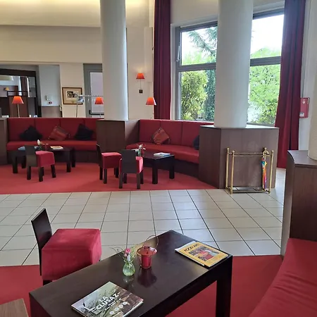 萨瓦勒芒酒店 托农莱班